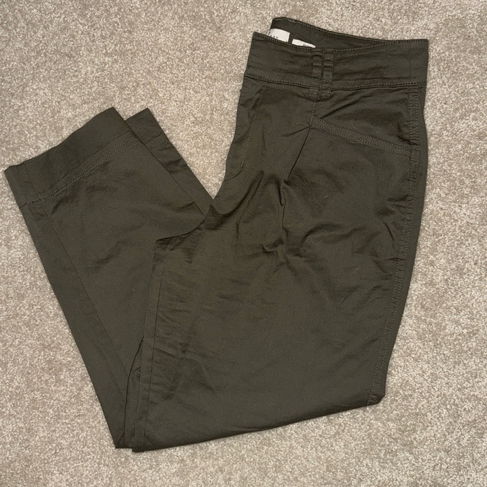 Women’s High-Rise Pleat Front Ankle Chino Pants